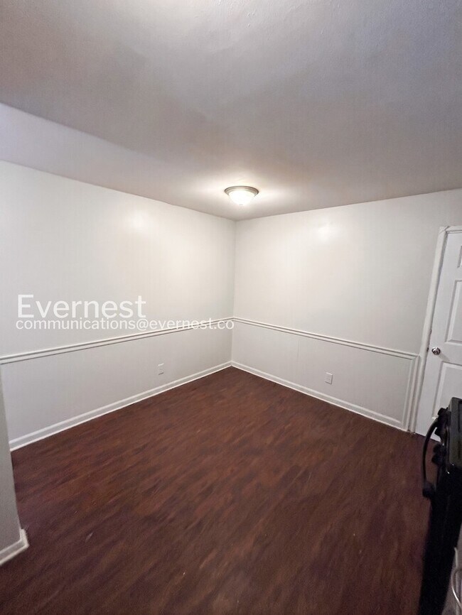Photo - 3 Bed/1 Bath Home with Fenced Yard / Pet-Friendly / Vouchers Accepted / Available Now!