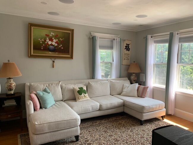 Building Photo - 1045 Adams St Unit 2