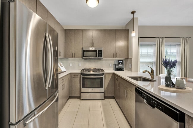 Building Photo - Aspen Green at Simsbury Rental