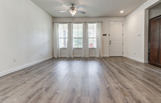 Photo - 159 Buckthorn Dr