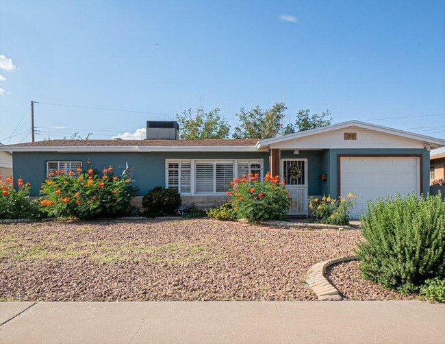 Building Photo - 7811 Cielo Vista Dr