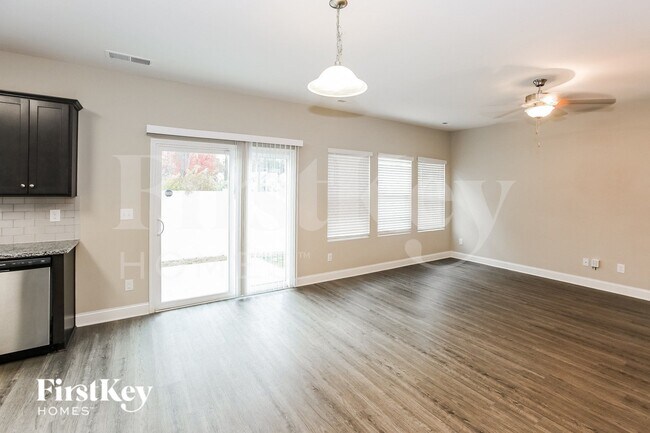 Photo - 9337 Sloan Forest Dr