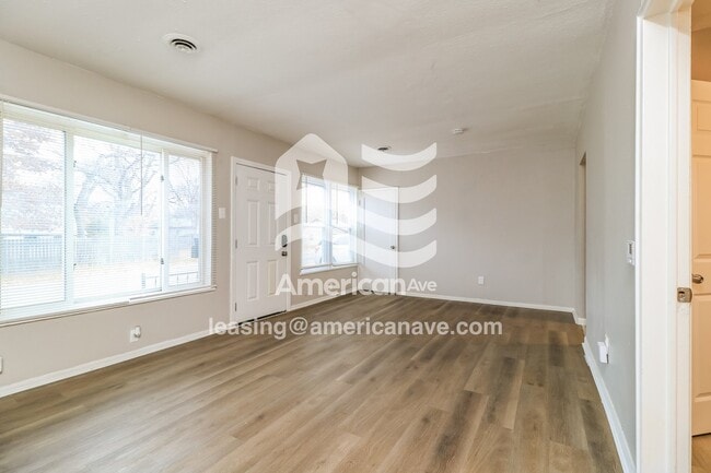 Photo - 6575 Julian Ave