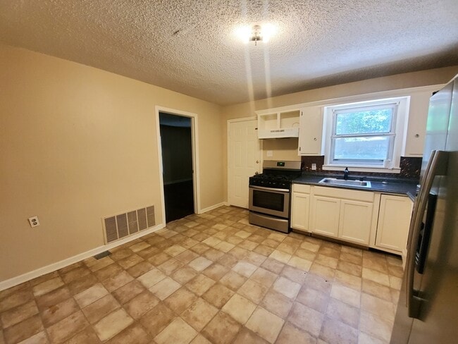 Photo - 2340 Gish Ln