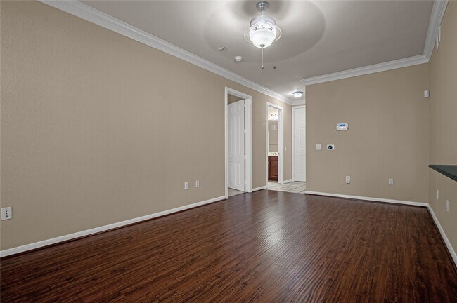 Building Photo - 7575 Kirby Dr Unit 3202