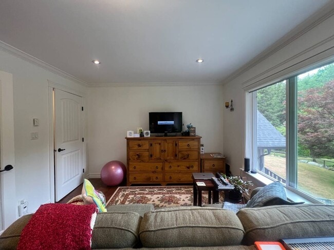 Photo - 26450 Ferguson Av