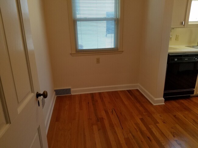 Photo - 4816 Davenport St Unidad Apt 2
