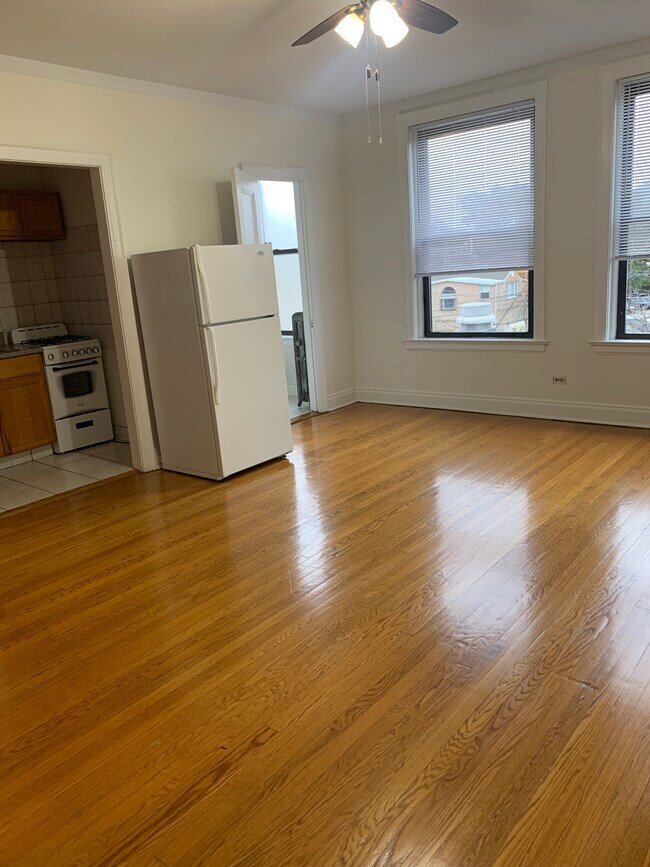 Photo - 5154 N Clark St Unit 202