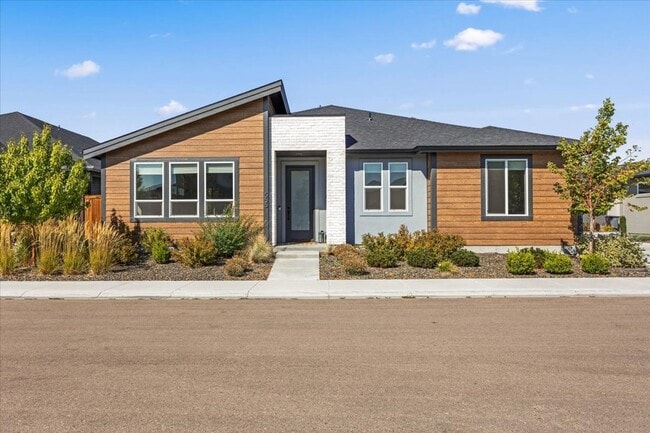 Building Photo - Amazing Neighborhood 2 Bed 2 Bath Plus Office