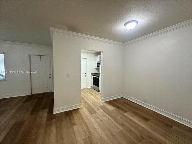 Photo - 1400 NE 56th St Unidad 206