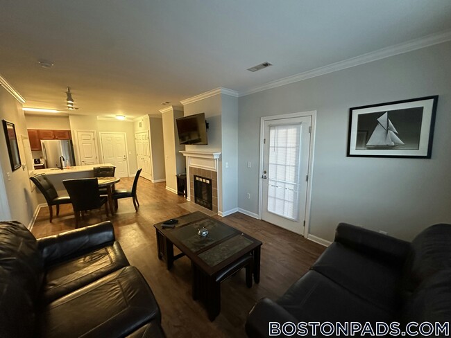 Building Photo - 311 Lowell St Rental