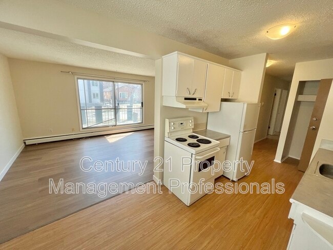 Photo - 10824 112 St NW Unit 204