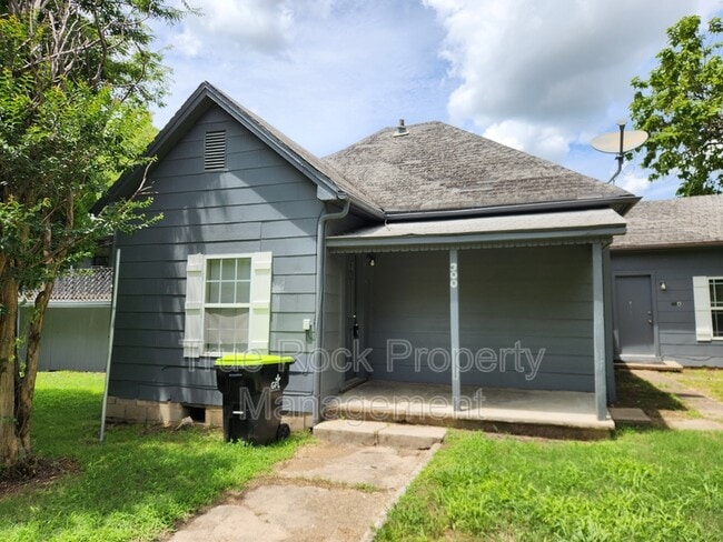 Photo - 300 W 14th St House