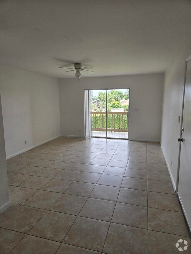 Building Photo - 1766 Abbey Rd Unit 202 Rental