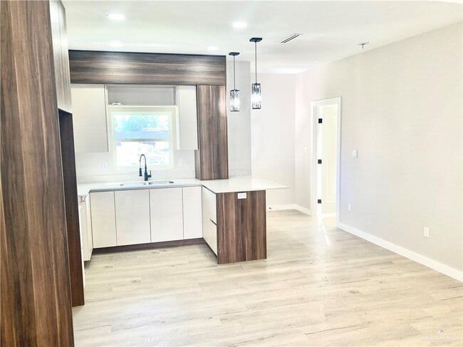 Photo - 22 Corales St