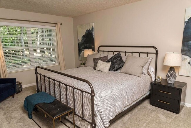 Fairlane Woods Apartments