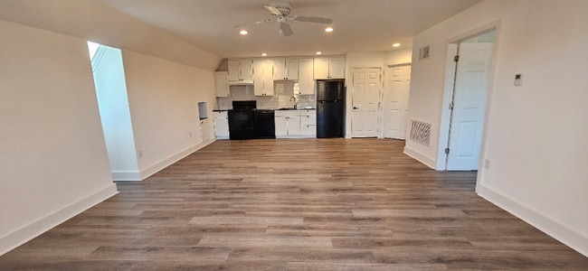 Photo - 19 N Trooper Rd Unit 19 N Trooper Rd  B