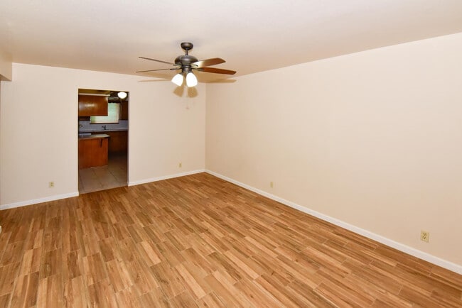 Photo - 439 E Brown Rd