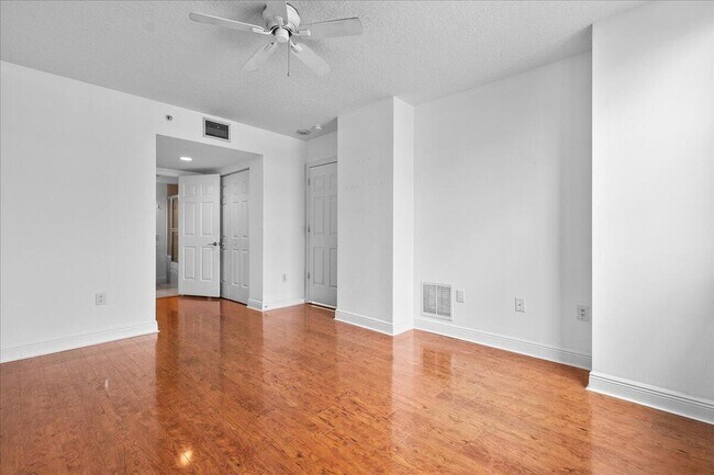 Photo - 610 Clematis St Unit 704