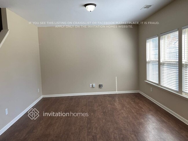 Photo - 1896 Logan Ridge Cir