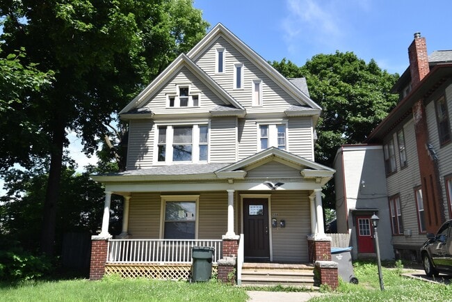 Building Photo - 508 S St Joseph St Unit C