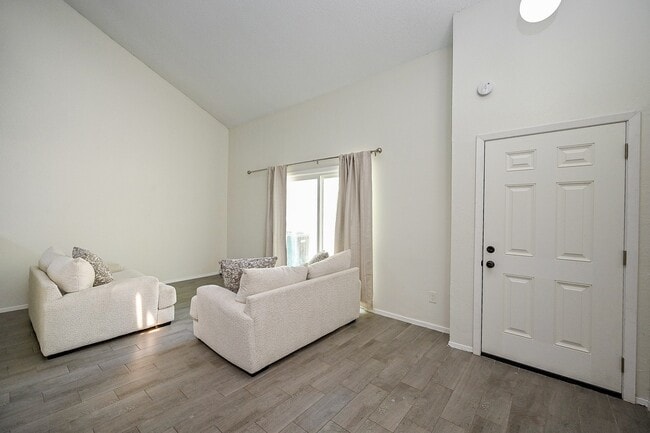 Photo - 12916 Wirevine Ln Unidad 243