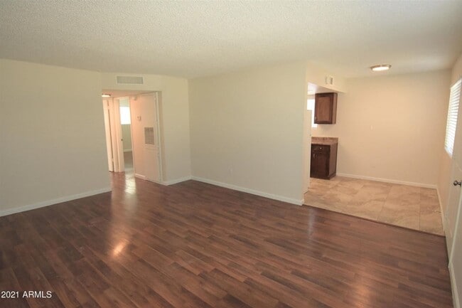 Building Photo - 8124 N 33rd Dr Unit #4