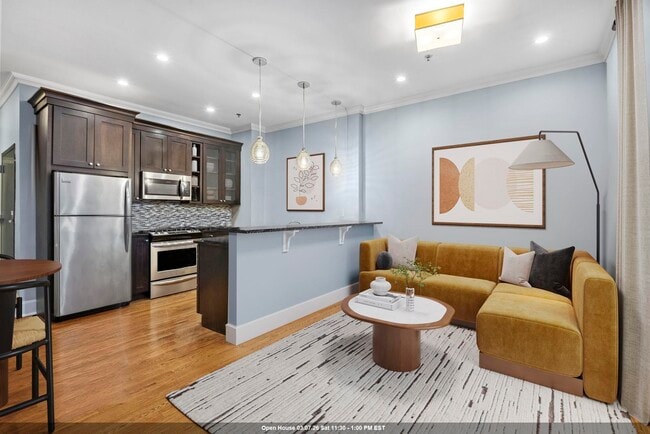 Building Photo - 313 1st St Unit 3C