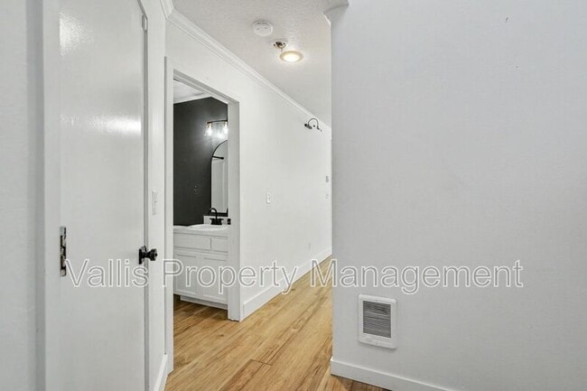 Photo - 5260 Springcrest Dr S