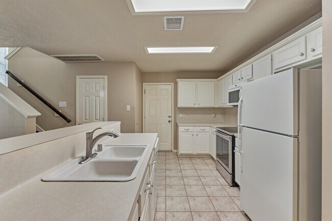 Photo - 231 Blushwood Pl