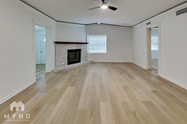 Photo - 3340 Peach Dr