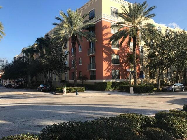 Building Photo - 630 S Sapodilla Ave Unit 114