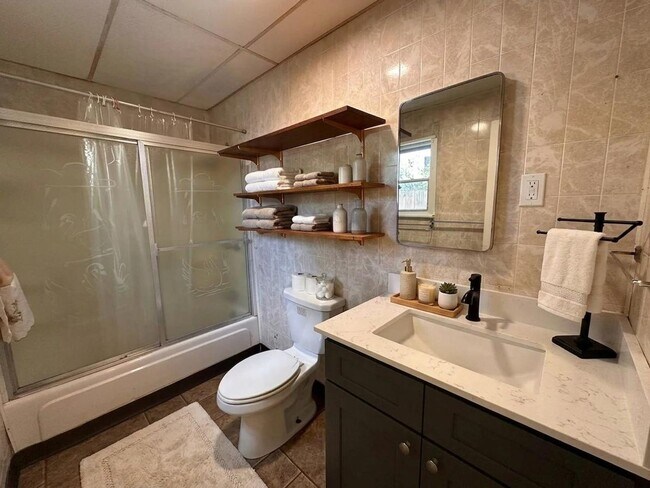 324 N 11th St Unit 1st Flr