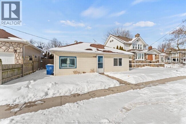 Photo - 115 Victoria St N