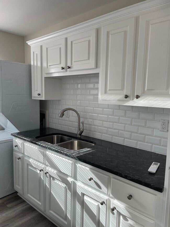 Building Photo - 401A Central Ave SW Unit B Rental