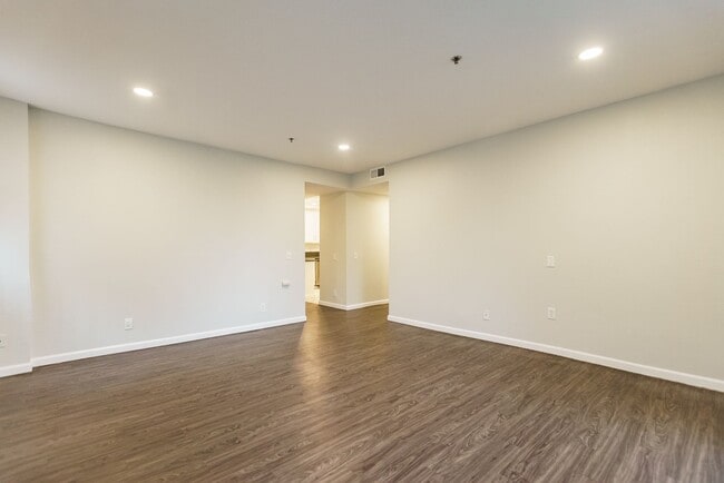 Photo - 4532 Murietta Ave