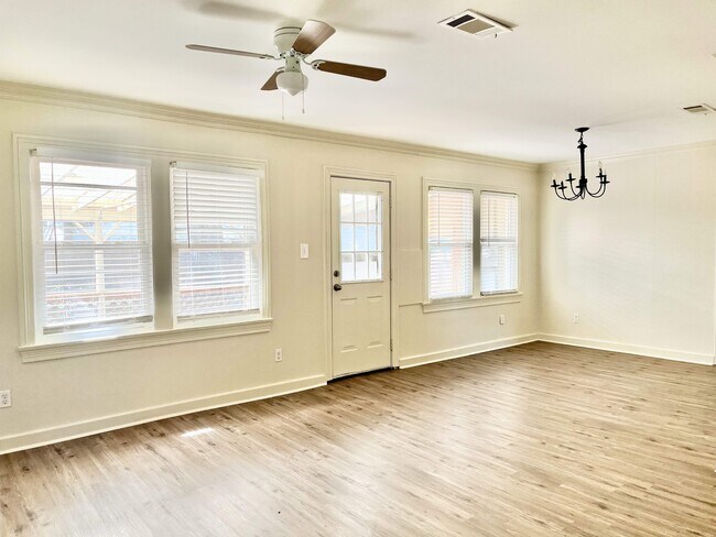 Photo - 512 Broadmoor Ave