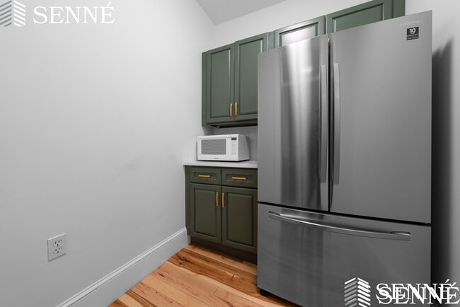 Photo - 21 Trowbridge St Unit 1