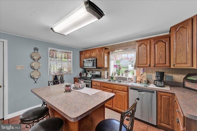 Photo - 320 E Bacon St