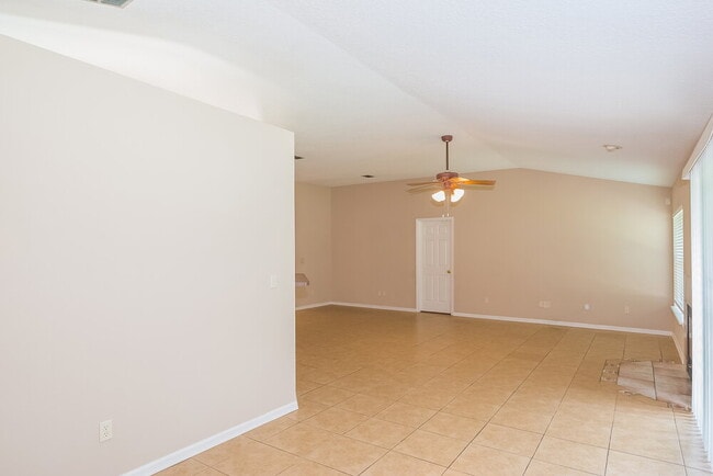 Photo - 644 Southern Lily Dr