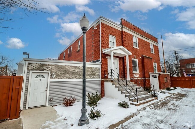 Building Photo - 337 Main St Unit 7 Rental