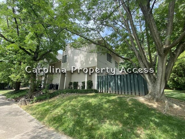 Building Photo - 4803 Walenda Dr Rental