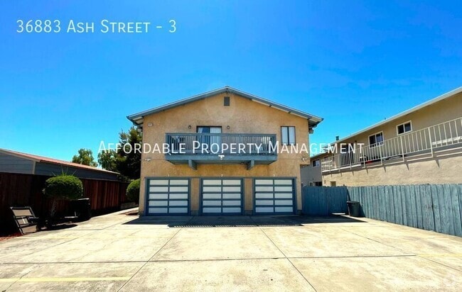 Building Photo - 36883 Ash St Rental