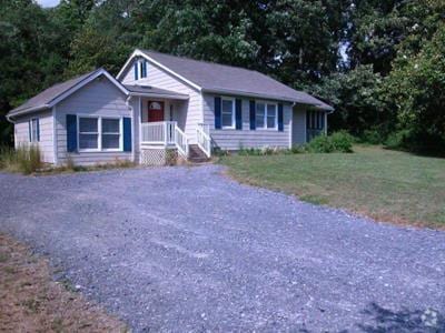 Building Photo - Great Little Ranch with Beautiful Hardwood... Rental