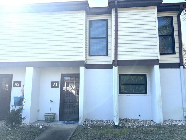 Building Photo - Furnished NMB Three-Bedroom Townhome is less than one mile from the Beach! Available Now!