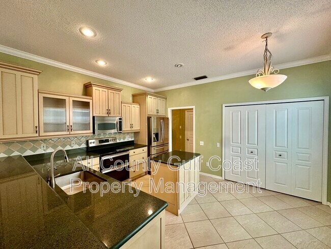 Photo - 419 Mayfair Dr