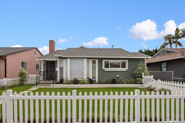 Building Photo - 3852 W 157th St