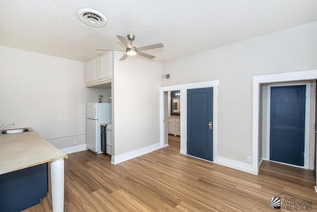 Photo - 244 S 3rd Ave Unidad B