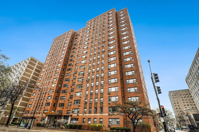 Photo - 2909 N Sheridan Rd Condo Unit 203