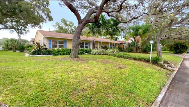 Photo - 441 47th St N